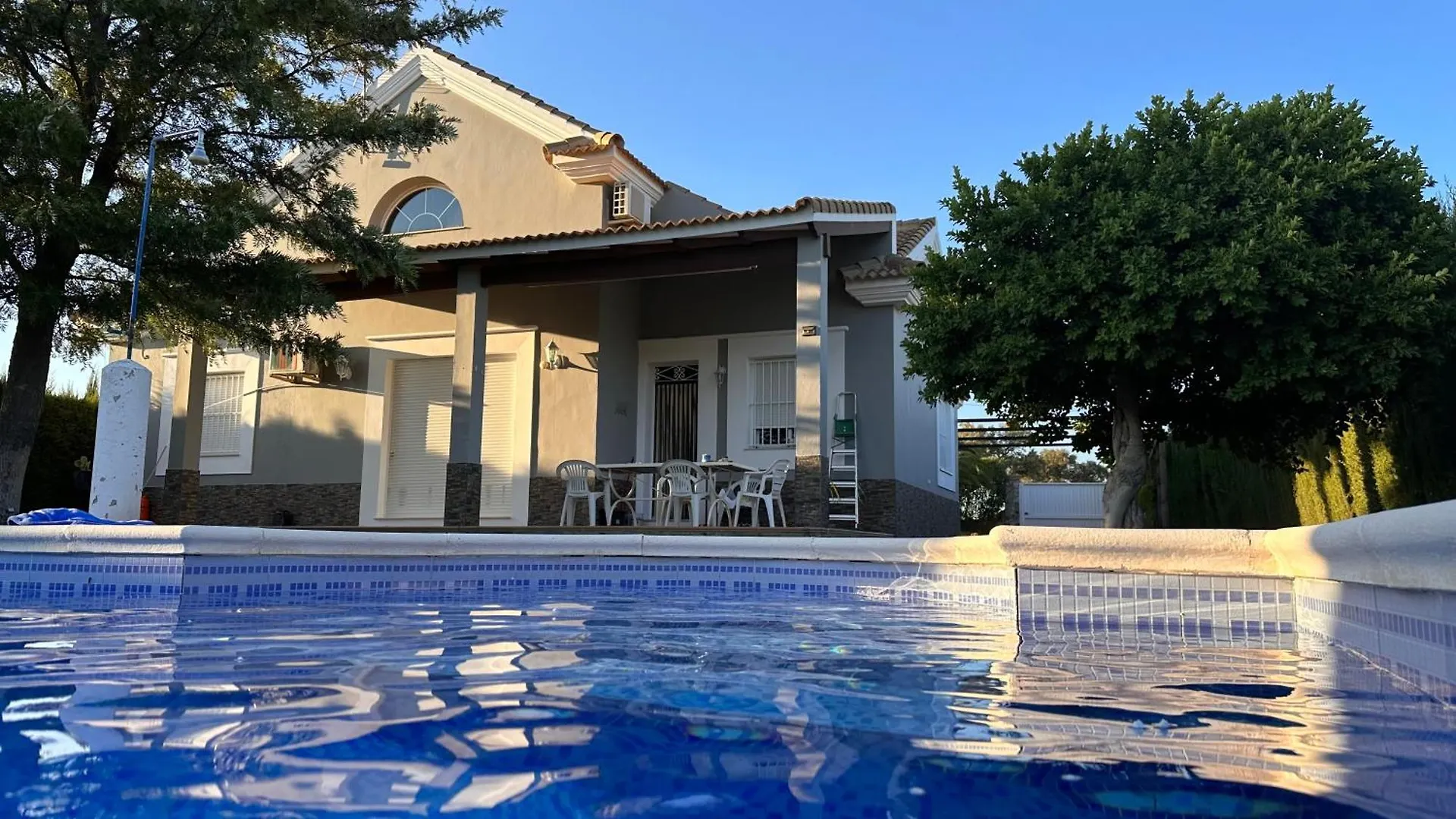Homestay Chalet La Ramira Apartment Seville